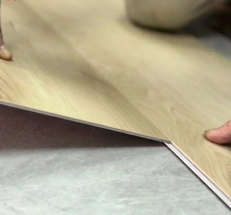 Sàn nhựa hèm khóa lõi đơn trên thị trường